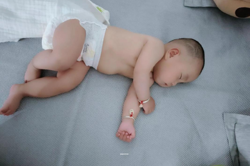 新泰孕妇肚子一跳一跳